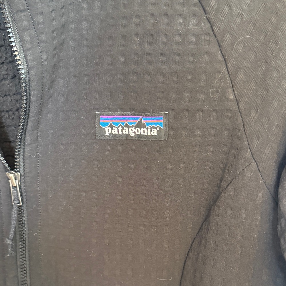 EUC Patagonia R2 TechFace Jacket - Picture 2 of 7